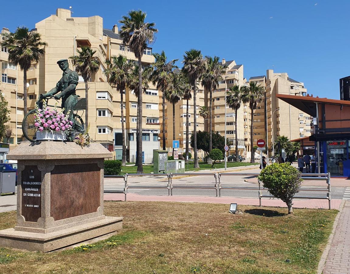 Visit Gibraltar Stay In La Linea For Less! La Línea de la Concepción Εξωτερικό φωτογραφία